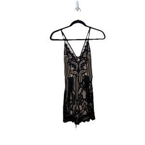 Sans Souci Black Lace Beige Overlay Plunge V Neck Shortie Romper Womens Medium